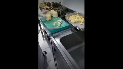 Ananas nasıl soyulur?