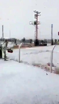 Ankara'ya mevsimin ilk karı düştü