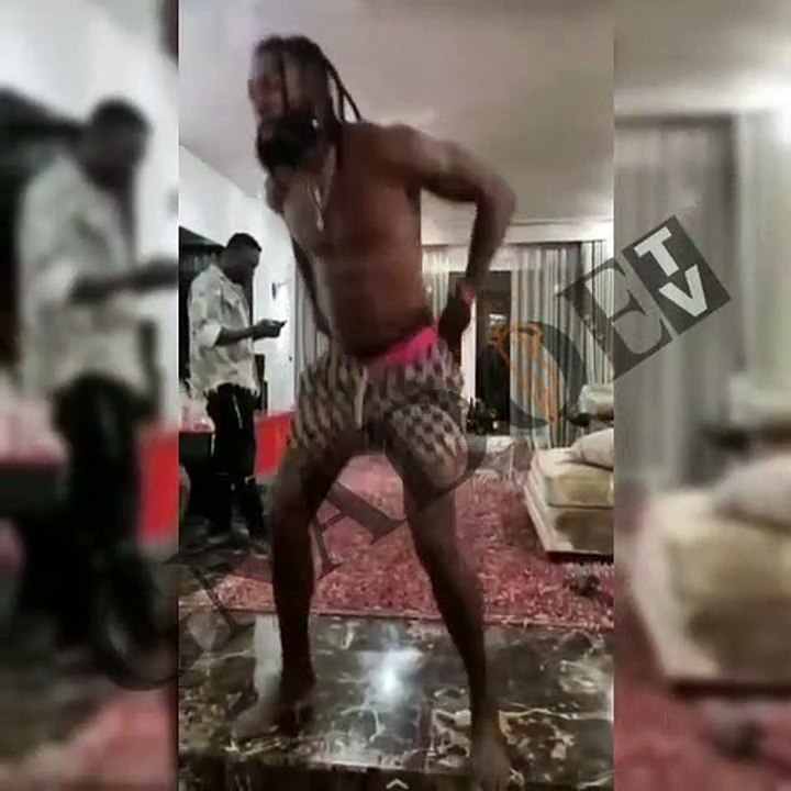 Adebayor montre ses talents en twerk et crée le buzz