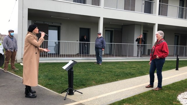 Des chansons livrées au domicile des habitants