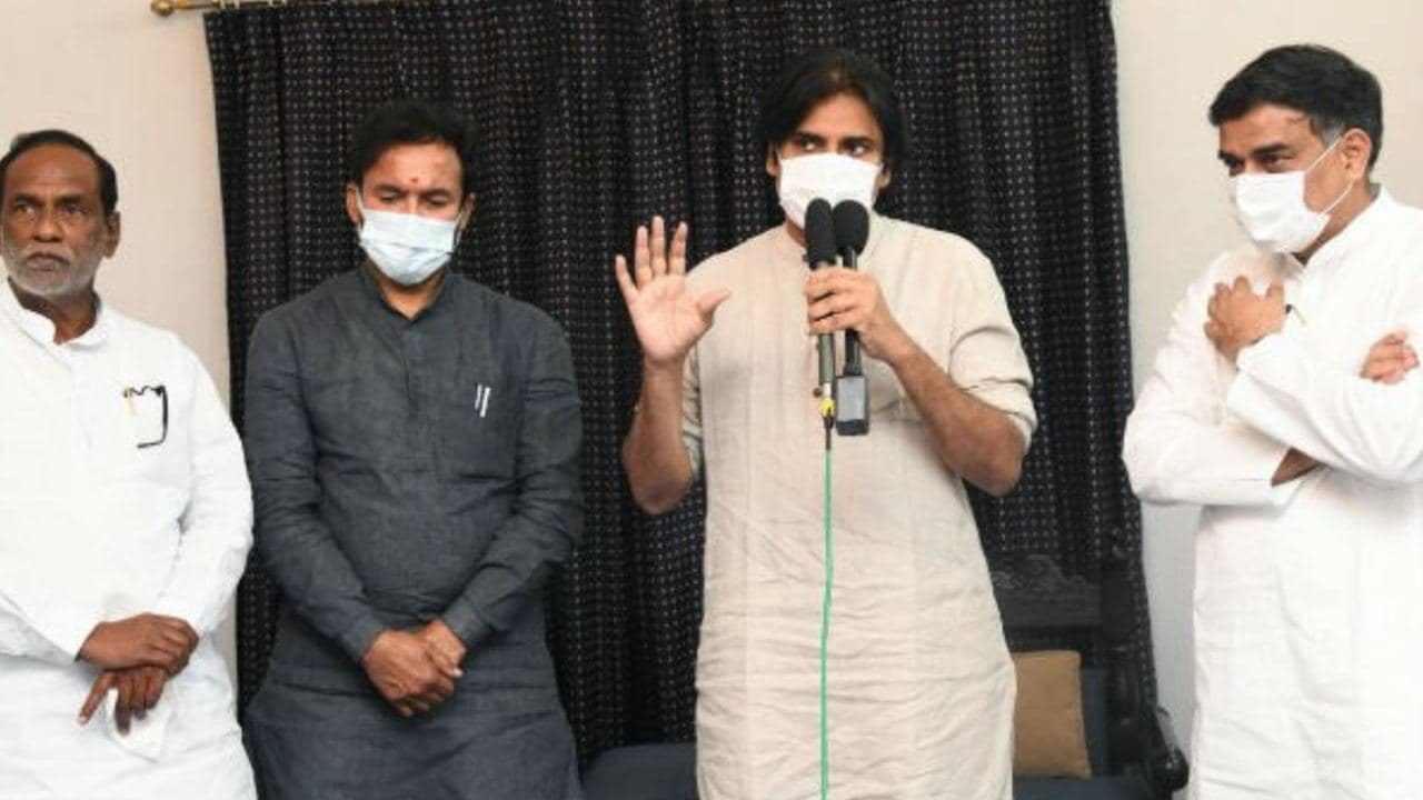 GHMC Elections 2020 : Janasena Out to Support BJP తప్పుకొనేలా పవన్ కల్యాణ్‌ను ఒప్పించారు...!!