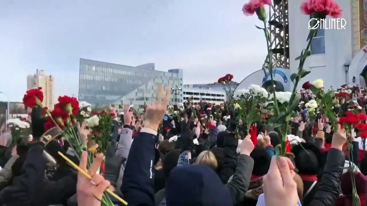 Tausende belarussen bei begräbnis von demonstrant