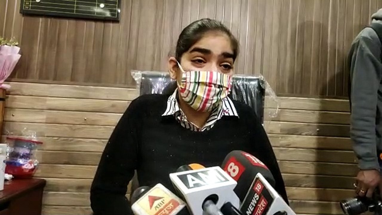 दसवीं की छात्रा ने संभाला थाने का चार्ज
