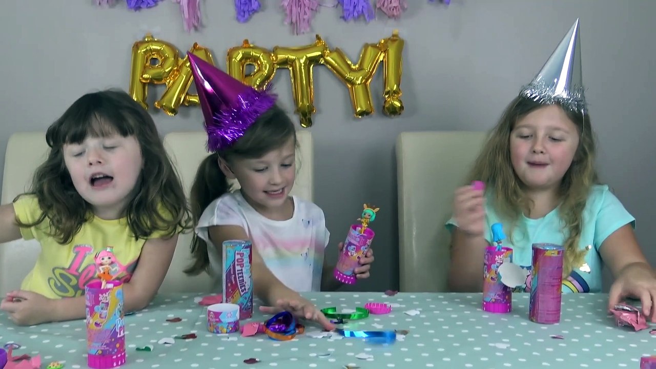 Diversão na Piscina e Brincadeiras das Princesas com Sophia Isabella e Alice Princesas Episódio  (4)