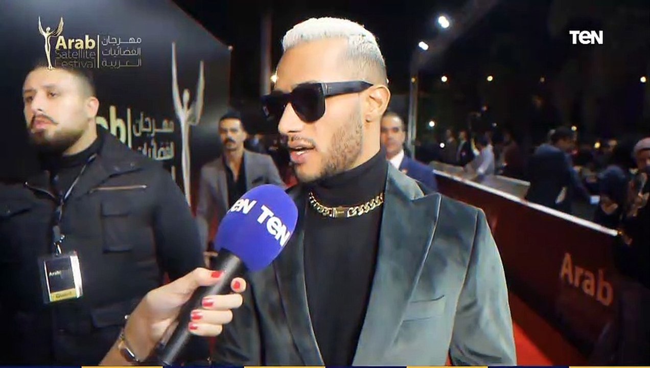 شاهد ماذا قال محمد رمضان عن الفنان عادل إمام خلال تكريمه بمهرجان الفضائيات العربية