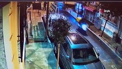 Kadının elinden telefonunu çalan kapkaççı, mahalleli tarafından yakalandı