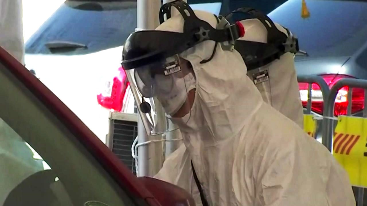 코로나19 3차 유행 본격화...3차 재난지원금 논란 / YTN