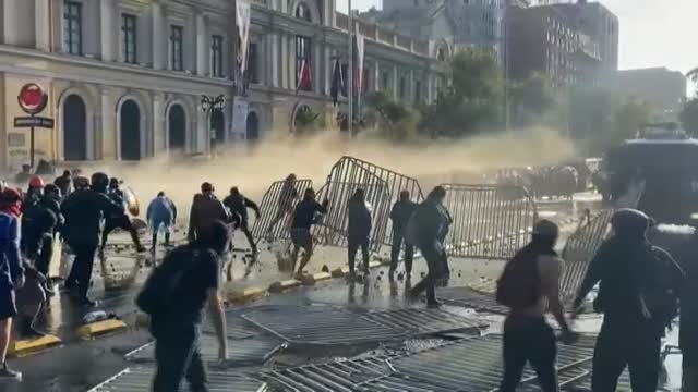 Nueva jornada de disturbios en Chile