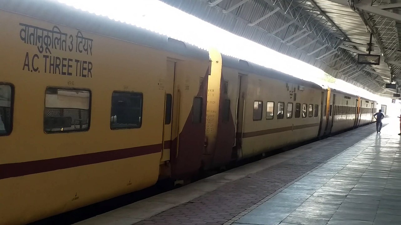.एक महीने तक रद्द रही, आज से चलनी थी बाड़मेर-ऋष...