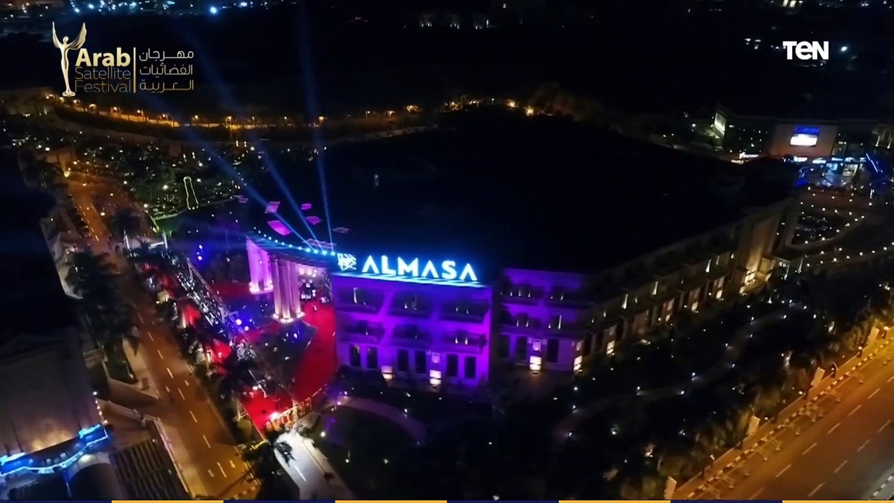 الفنانة ليلى عز العرب تكشف عن آخر أعمالها الفنية مع أكرم حسني ونيللي كريم