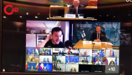 Gazeteci AB Savunma Bakanları'nın toplantısına sızdı bu şekilde giriyorum