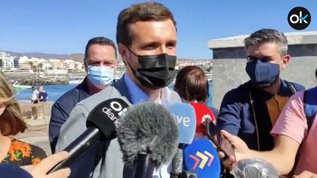 Sánchez impide a Casado entrar al muelle de Arguineguín donde se hacinan los inmigrantes