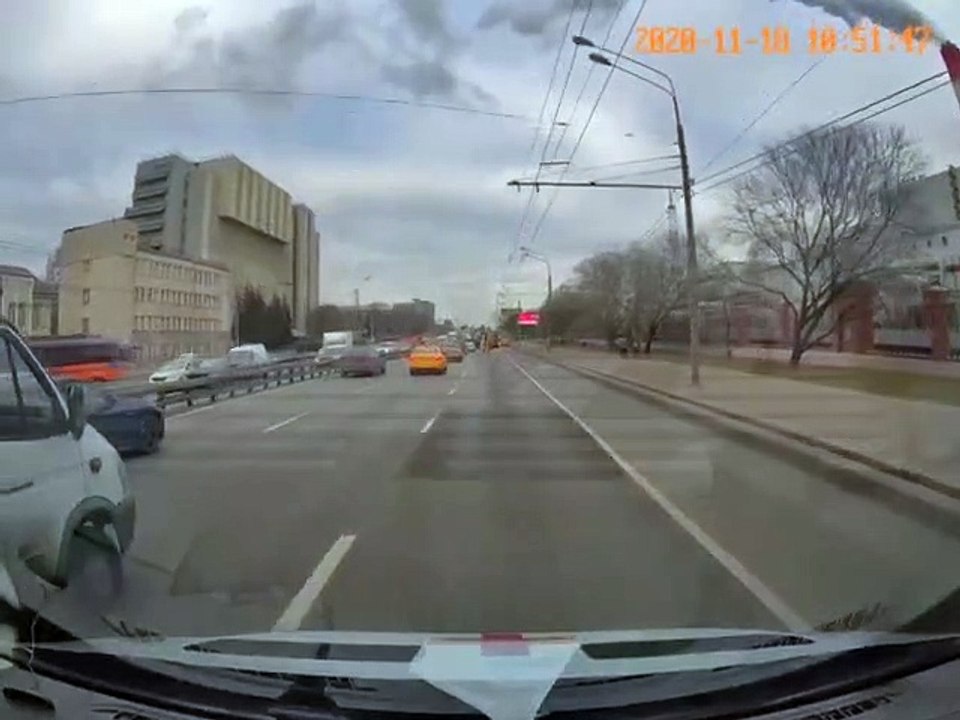 Ambulance vs Pelleteuse