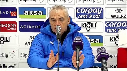 Rıza Çalımbay: "Tenezzül edip VAR'a bakmıyor"