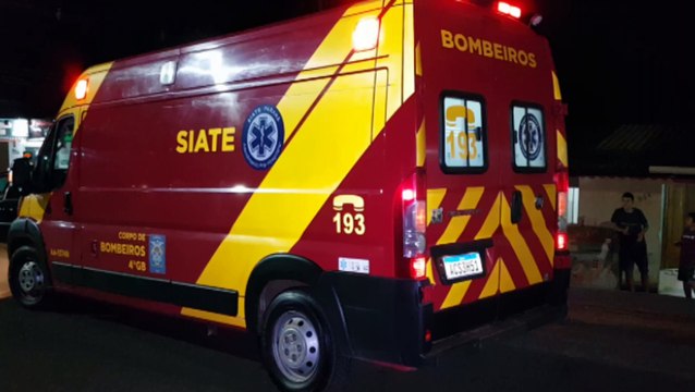 Idoso que empurrava carrinho com recicláveis sofre queda na Rua Leonardo da Vinci