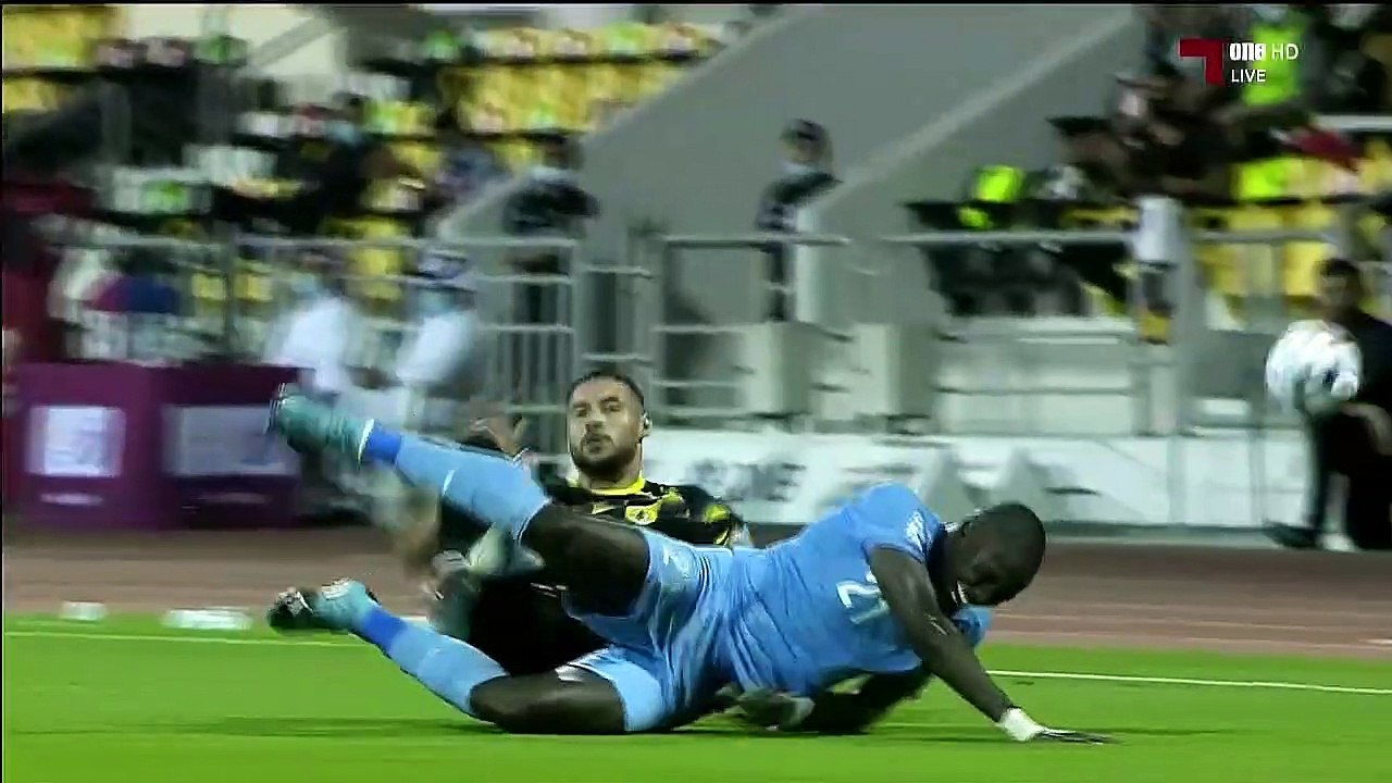 L'international algérien Youcef Belaili signe son premier but avec Qatar