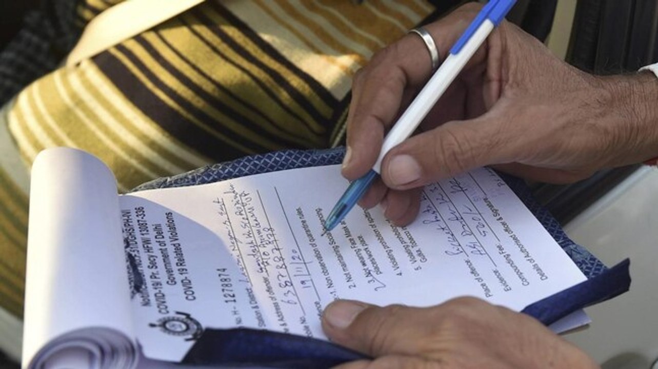 Delhi govt increases fine for spitting in public to ₹ 2,000