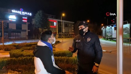 Kısıtlamada Sokağa Çıktılar, Polisin Dur İhtarına Uymadılar