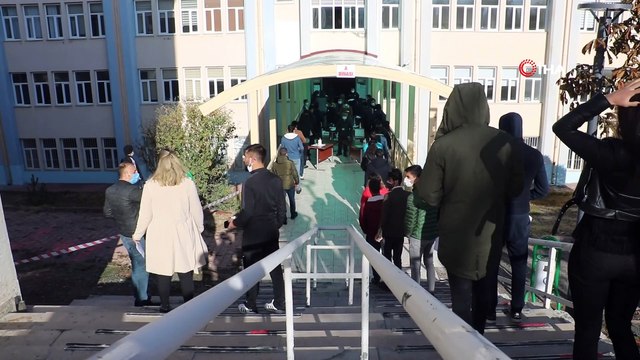 Sınav başlangıç saatini son giriş saati anladı, geç kalınca salona alınmadı