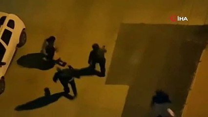 Sokak ortasında iki kadına korkunç saldırı