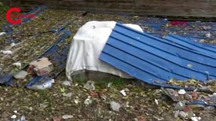 İzmit'te bina yıkıldı, tarihi eserler ortada kaldı