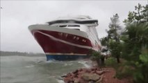 Encalla un ferry en Finlandia con más de cuatrocientas personas a bordo
