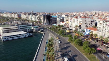 İZMİR - Sokağa çıkma kısıtlamasının bitmesiyle hareketlilik başladı
