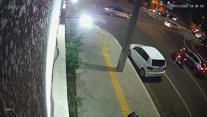 Vídeo mostra empresário turco sendo assassinado dentro de carro, em Foz do Iguaçu