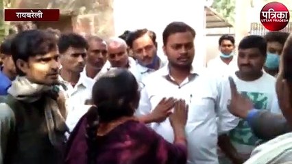 महिला ने अधेड़ पर बरसाई चप्पल, यह है पूरा मामला