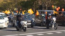 Cientos de coches llenan la Castellana de Madrid contra la 'Ley Celaá'