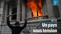 Guatemala : des manifestants mettent le feu au Parlement 