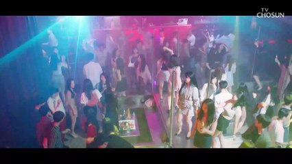 섹시美 폭발 열심히(?) 일하는 윤소이♨