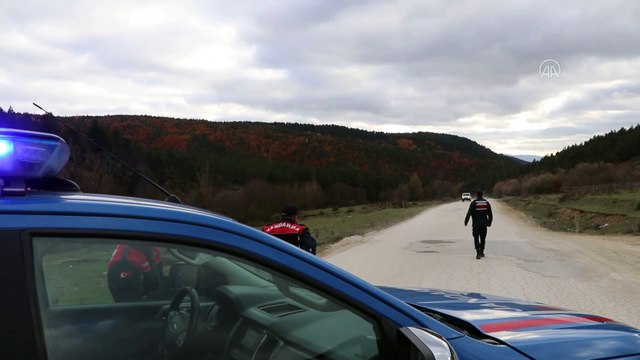 BOLU - Yedigöller Milli Parkı yolu kar ve buzlanma nedeniyle ulaşıma kapandı