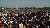 Óriási tömeg egy pakisztáni iszlamista temetésén