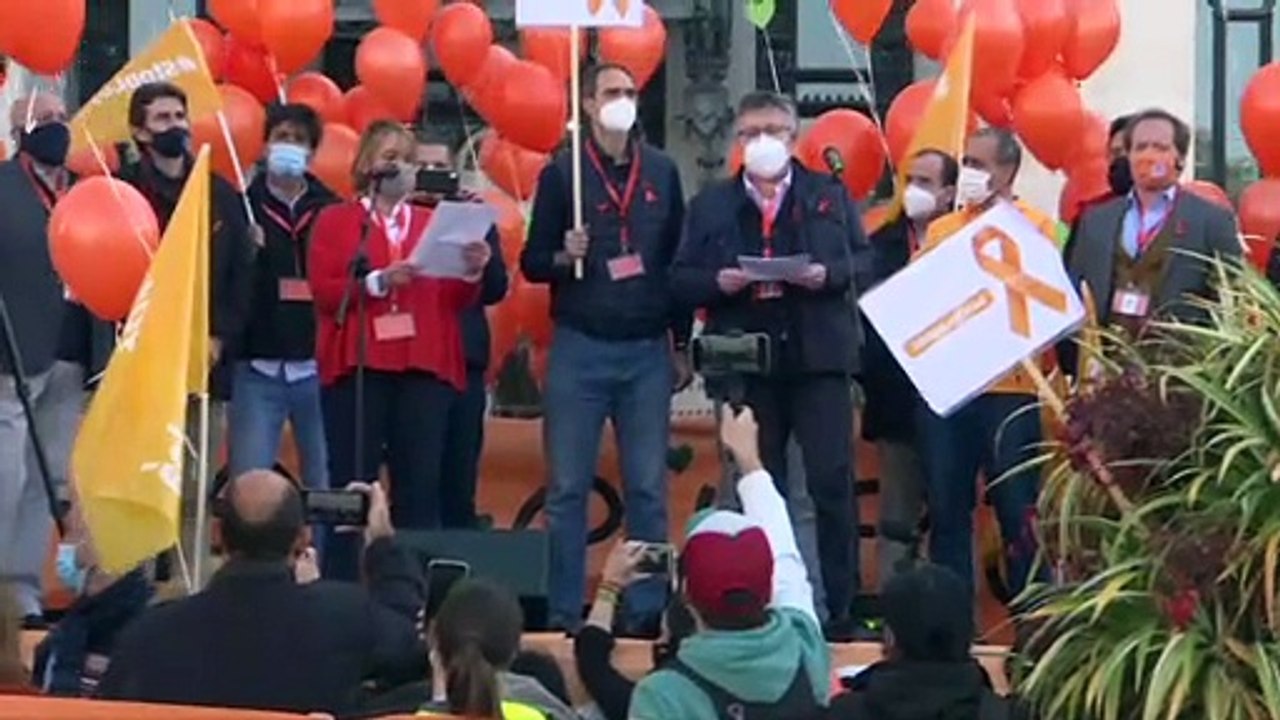 Miles de vehículos llenan las calles de más de 50 ciudades contra la 'ley Celaá'