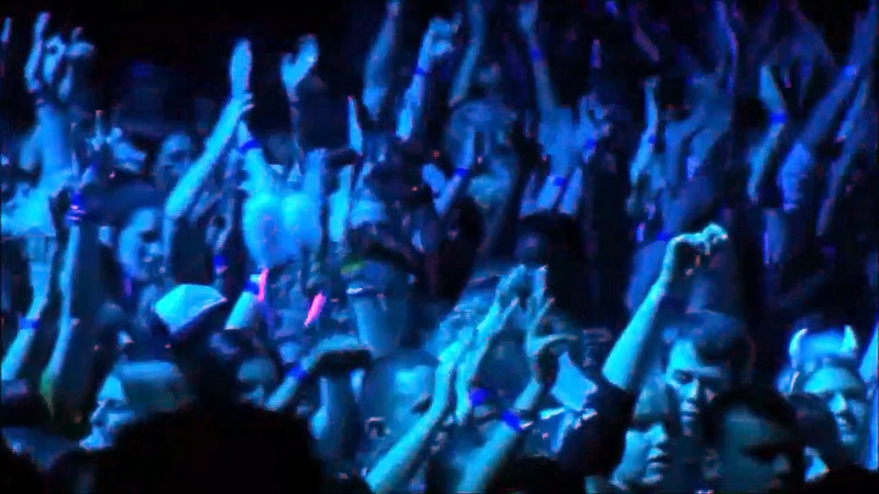 Pink – “Intro: Can't Take Me Home” | (From P!NK: LIVE IN EUROPE) – (2006) — Filmed at Manchester Evening New Arena