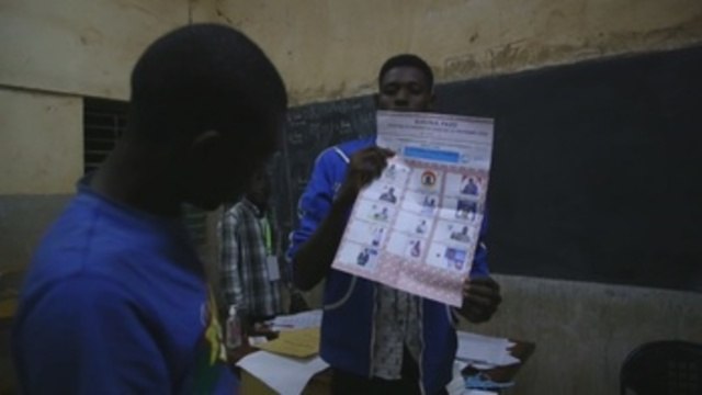 Burkina Faso vota en calma a su presidente pese a la amenaza yihadista