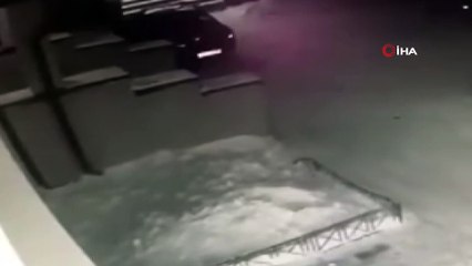 - Rusya'da 4'ncü kattan düşen çocuğu yerdeki kar birikintisi kurtardı