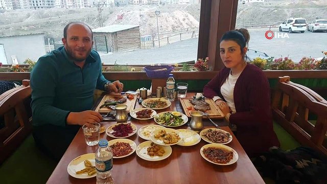 Ayrılmak isteyen eşinin evinin önüne bomba düzeneği kurdu