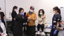 ANKARA - Çin menşeli Kovid-19 aşısı gönüllü vatandaşlar üzerinde uygulanmaya başladı