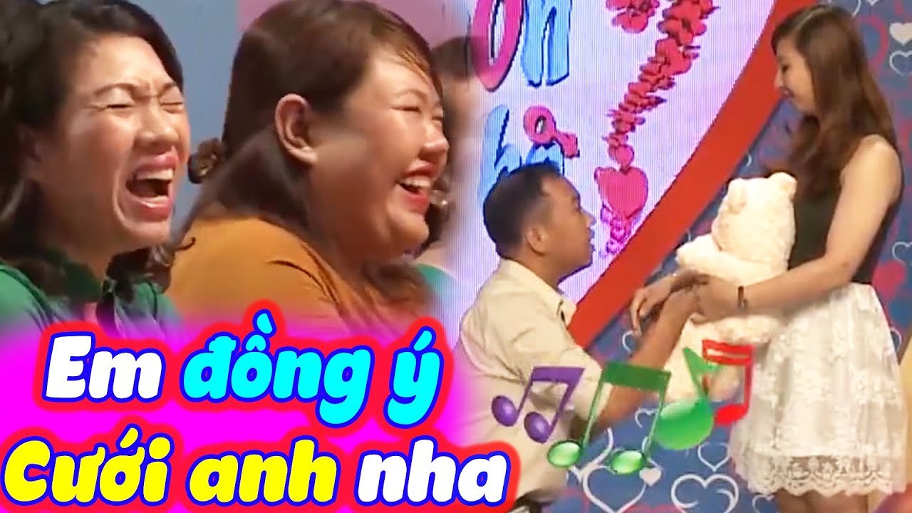 Mẹ Cười Lộn Ruột Khi Thấy Con Trai Run Bần Bật Vì Lần Đầu Tiên Cầu Hôn Bạn Gái Trên Bạn Muốn Hẹn Hò
