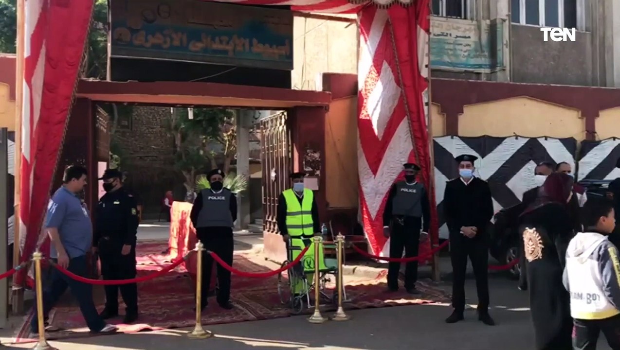 إقبال من السيدات وكبار السن على التصويت في الانتخابات بمحافظة أسيوط