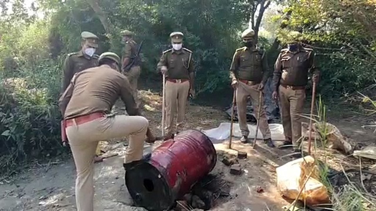 लखीमपुर खीरी- अवैध शराब के विरूद्ध चलाया गया अभियान
