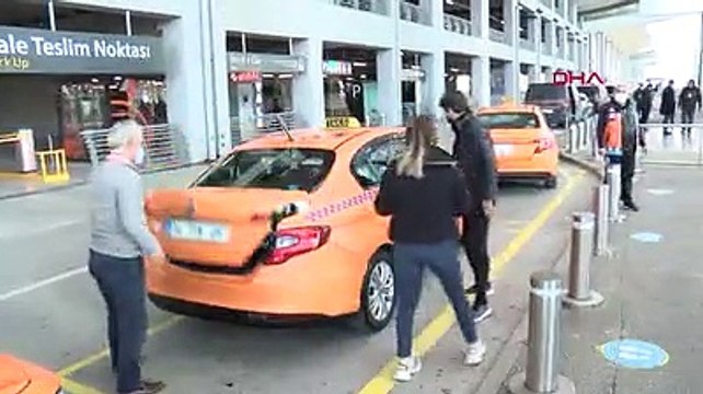 Taksici aracında unutulan 300 bin Euro'yu sahibine teslim etti