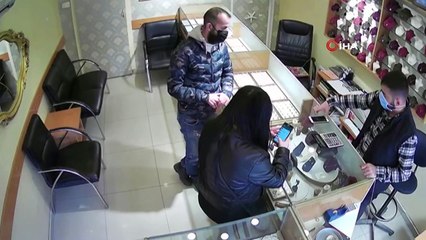 Sahte altın bozdurdular, kamerayı fark etmediler