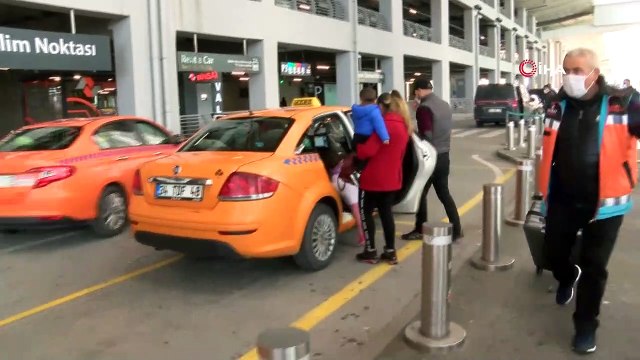 Takside unutulan 300 bin Euro'yu sahibine teslim etti