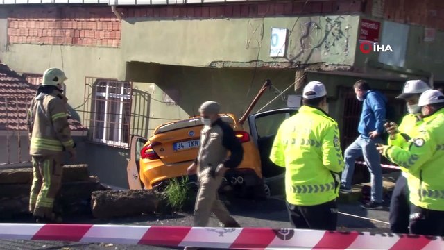 Sarıyer’de dehşet anları kamerada: Freni boşalan taksi eve girdi