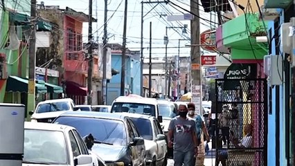 Muecas de inconformidad al tomar las clases por televisión