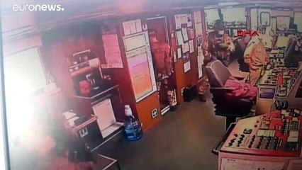 شاهد: الجيش الألماني يفتش سفينة تركية متجهة إلى ليبيا وأنقرة تندد بالعملية