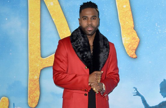 Jason Derulo enjoys sharing his wealth